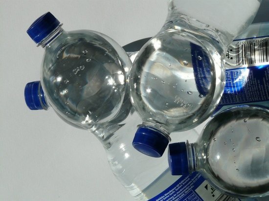 Диетолог рассказала об опасности питья минеральной воды