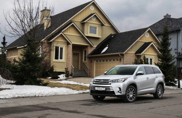 Toyota Highlander стал доступен для многодетных семей на специальных условиях