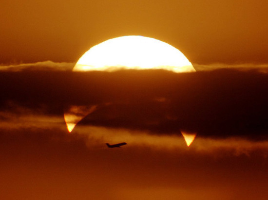 «Знамение конца света»: жутковатый снимок солнечного затмения обсуждают в Сети
