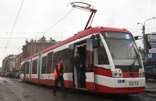 В Петербурге появился трамвай для честных пассажиров