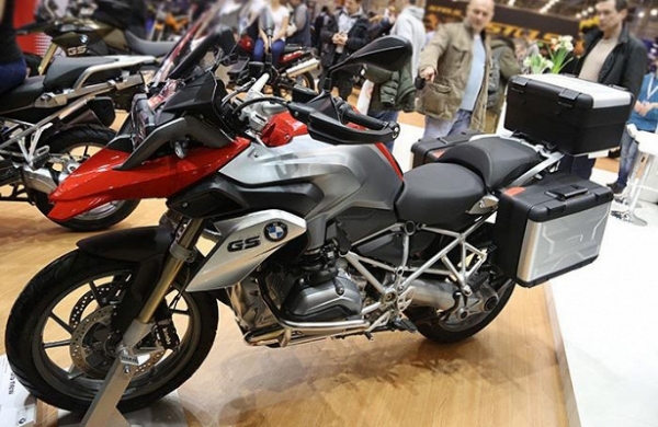 Компания BMW запустит в России прокат мотоциклов