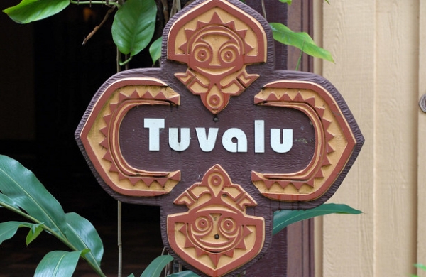 Как государство Тувалу зарабатывает на телевидении