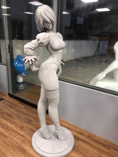 Фанат сделал статую девушки мечты из Nier: Automata в полный рост