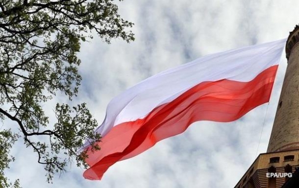 В Польше уже три смерти из-за COVID-19