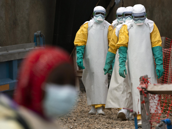 Вспышка Эболы напугала ученых вслед за коронавирусом