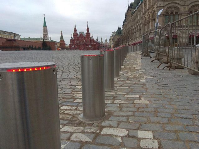 Столбы вокруг Кремля