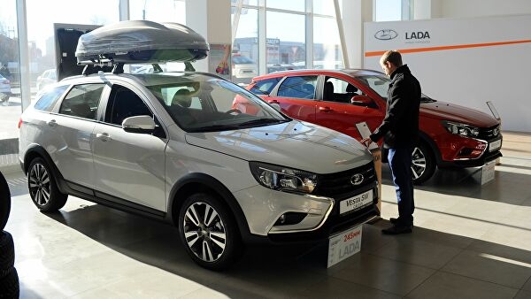 В России в апреле снизились продажи авто