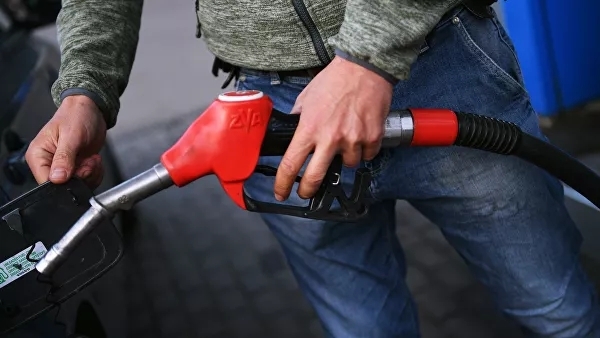 В России возобновился рост цен на бензин
