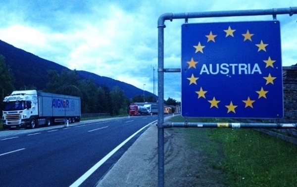 Австрия открыла границу с шестью странами