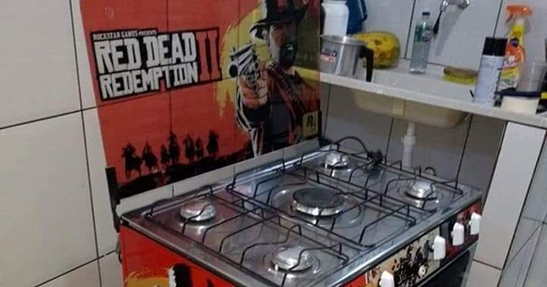 Кто-то раскрасил кухонную плиту в стиле Red Dead Redemption 2, и это очень странно