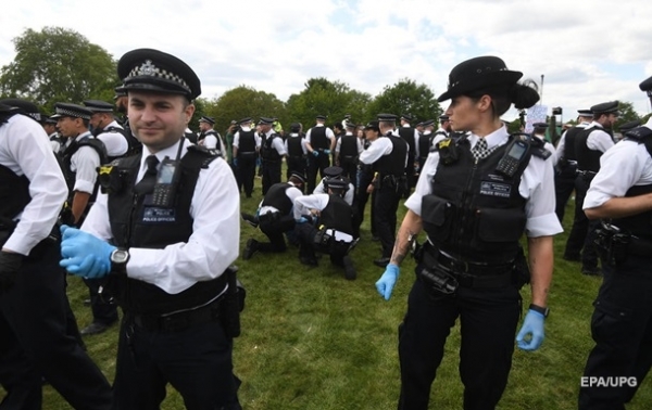 В Лондоне протесты против карантина закончились арестами