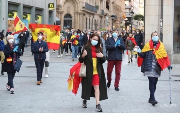 В Испании три дня держится низкая смертность от коронавируса