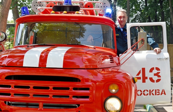Пожарные дарят новую жизнь ретроавтомобилям