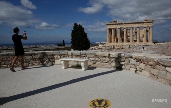 В Греции возобновляют работу кинотеатры, гостиницы и массажные салоны 