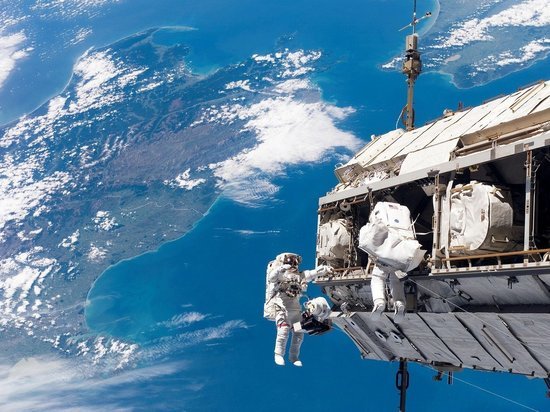 Космонавт рассказал, чем заняться туристу в космосе