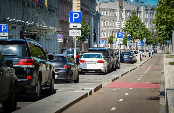 В Госдуме предложили увеличить время бесплатной парковки