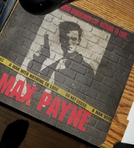Сэм Лэйк «скорчил рожу» Макса Пэйна в честь 19-летия Max Payne