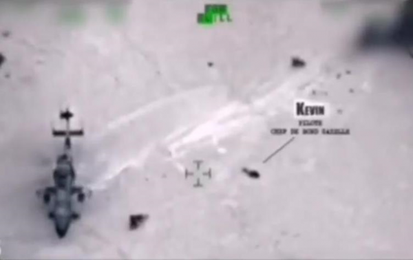 Опубликовано видео спасения экипажа сбитого вертолета ВС Франции
