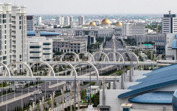 В живущей без коронавируса Туркмении закрыли мечети и остановили поезда  