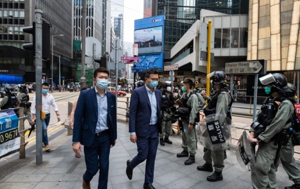 В Гонконге на год перенесли выборы