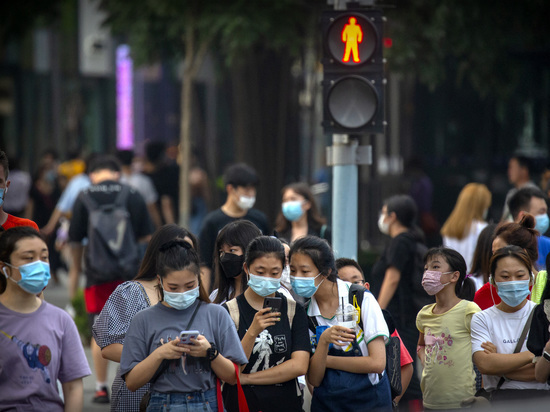 Эксперт назвал причину повторных вспышек коронавируса в Китае