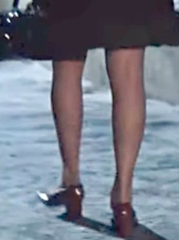 Зачем в фильмах СССР женщины щеголяют в туфлях зимой