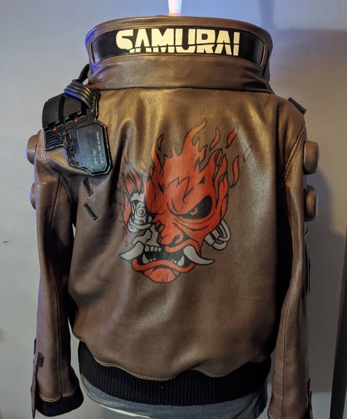 Косплеер создал идеальную куртку из Cyberpunk 2077. На это ушло 400 часов