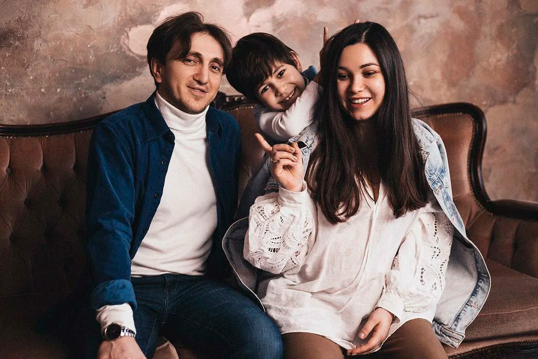 Илья соболев с женой и детьми фото